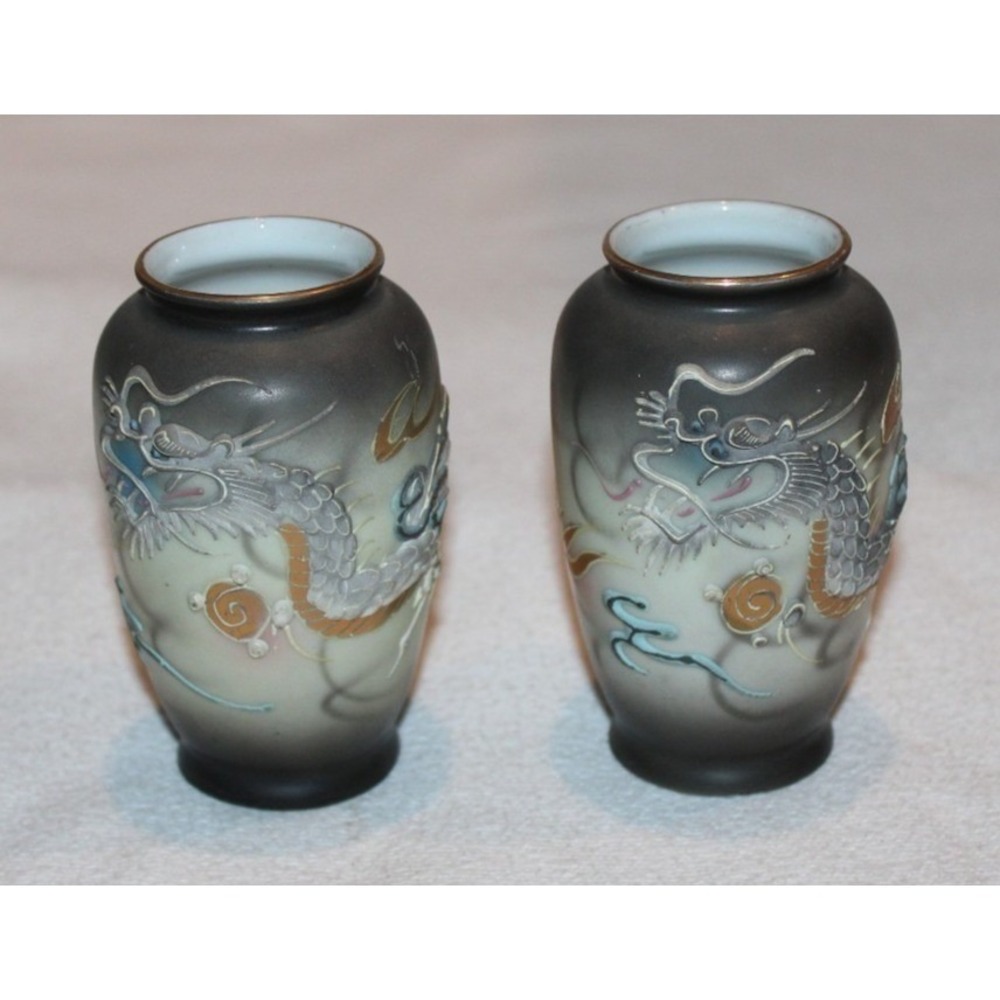 set of 2 VTG dragonware moriage porcelain‎ 3.75" vases marked LAC Princesa Japan